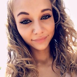 Meet your Posher, Abigail